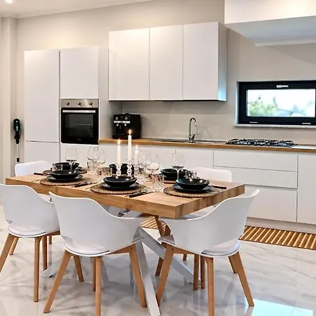 Apartment Noemi's House With 2 Bedrooms Italian Dream